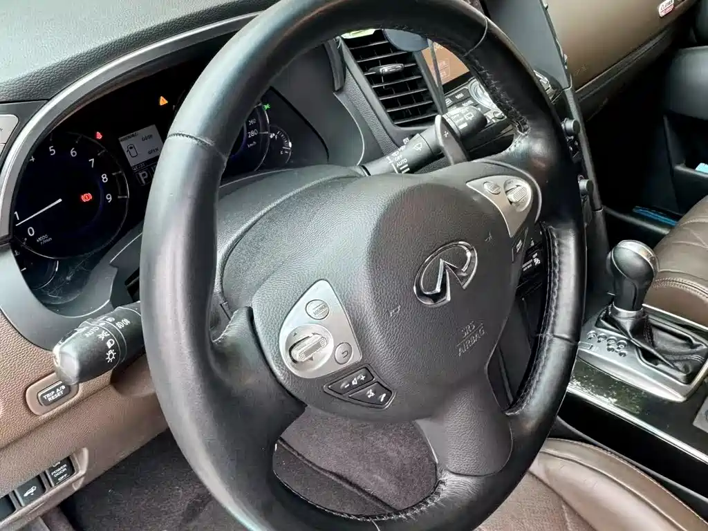 Infiniti Infiniti QX70 2013 3.7L Standard Edition 2014 - thumbnail 10