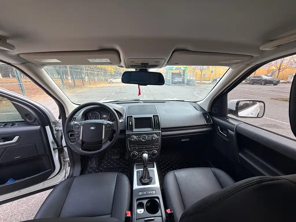 Land Rover Freelander 2 2013 2.2L SD4 S Diesel 2013 - thumbnail 6