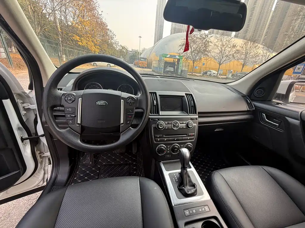 Land Rover Freelander 2 2013 2.2L SD4 S Diesel 2013 - thumbnail 8