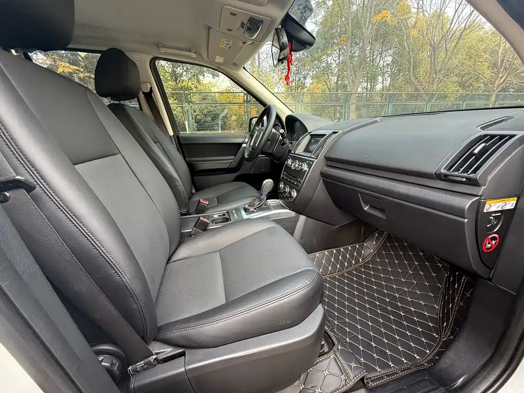 Land Rover Freelander 2 2013 2.2L SD4 S Diesel 2013 - thumbnail 9