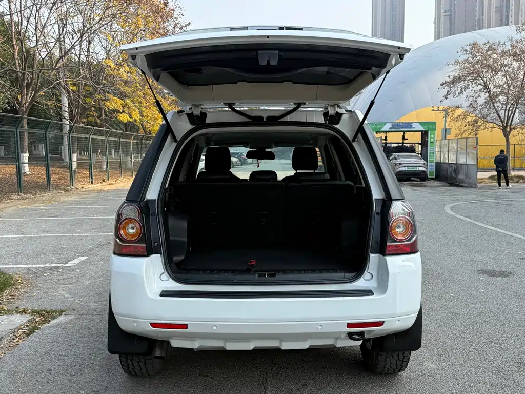 Land Rover Freelander 2 2013 2.2L SD4 S Diesel 2013 - thumbnail 14