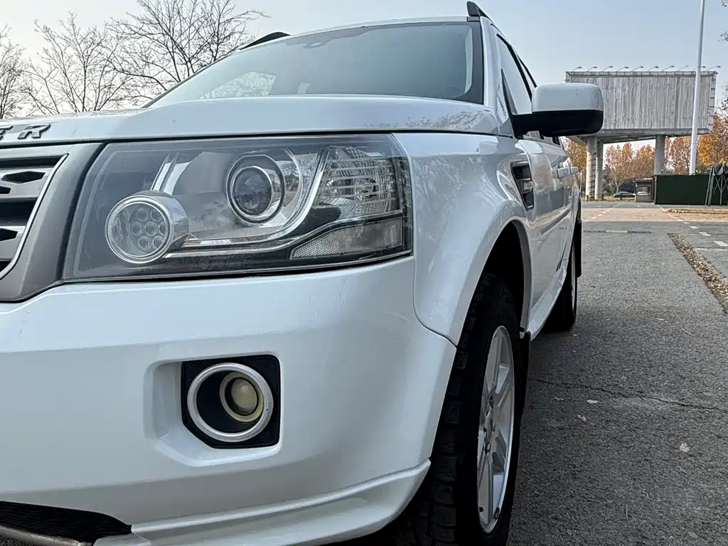 Land Rover Freelander 2 2013 2.2L SD4 S Diesel 2013 - thumbnail 15