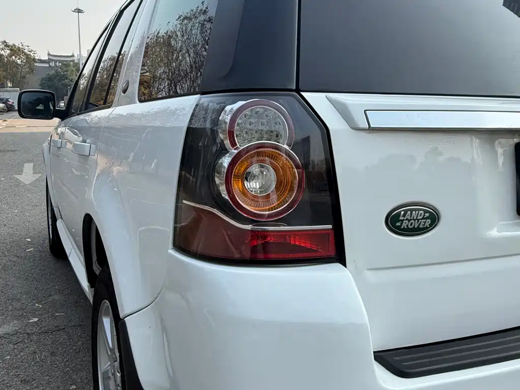 Land Rover Freelander 2 2013 2.2L SD4 S Diesel 2013 - thumbnail 16