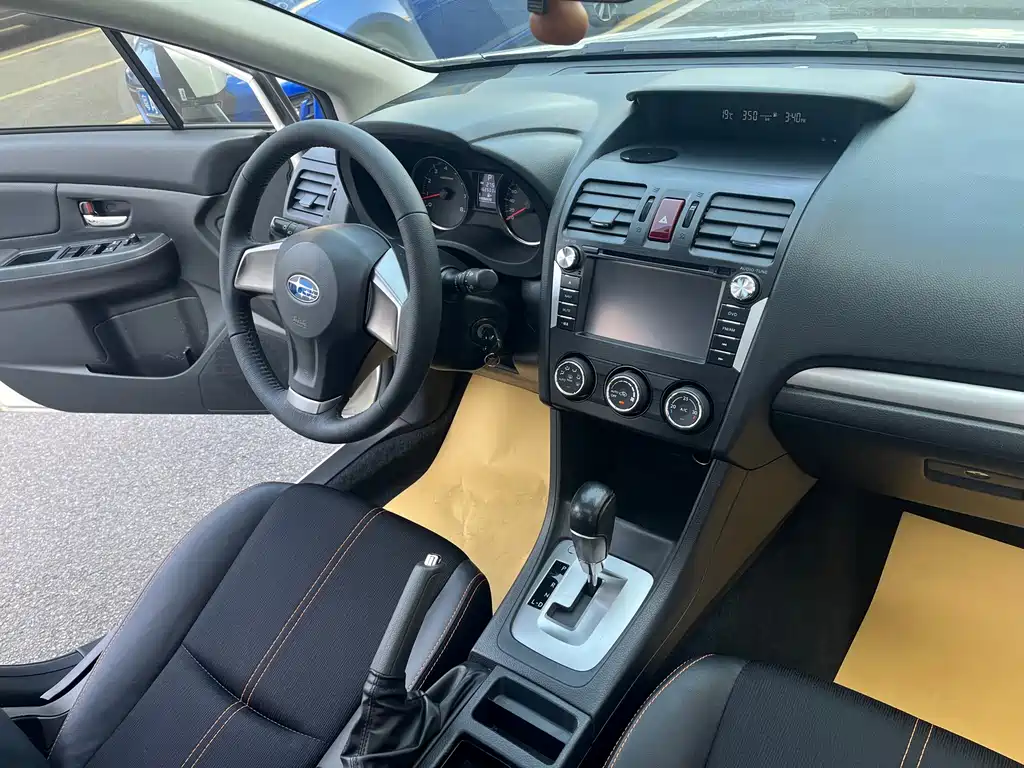 Subaru Subaru XV 2014 2.0i Comfort Edition 2014 - thumbnail 12