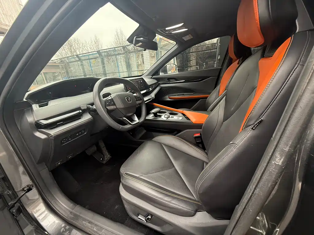 Changan Changan UNI-V 2023 1.5T Premium Edition 2023 - thumbnail 5