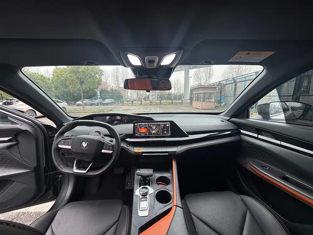 Changan Changan UNI-V 2023 1.5T Premium Edition 2023 - thumbnail 7