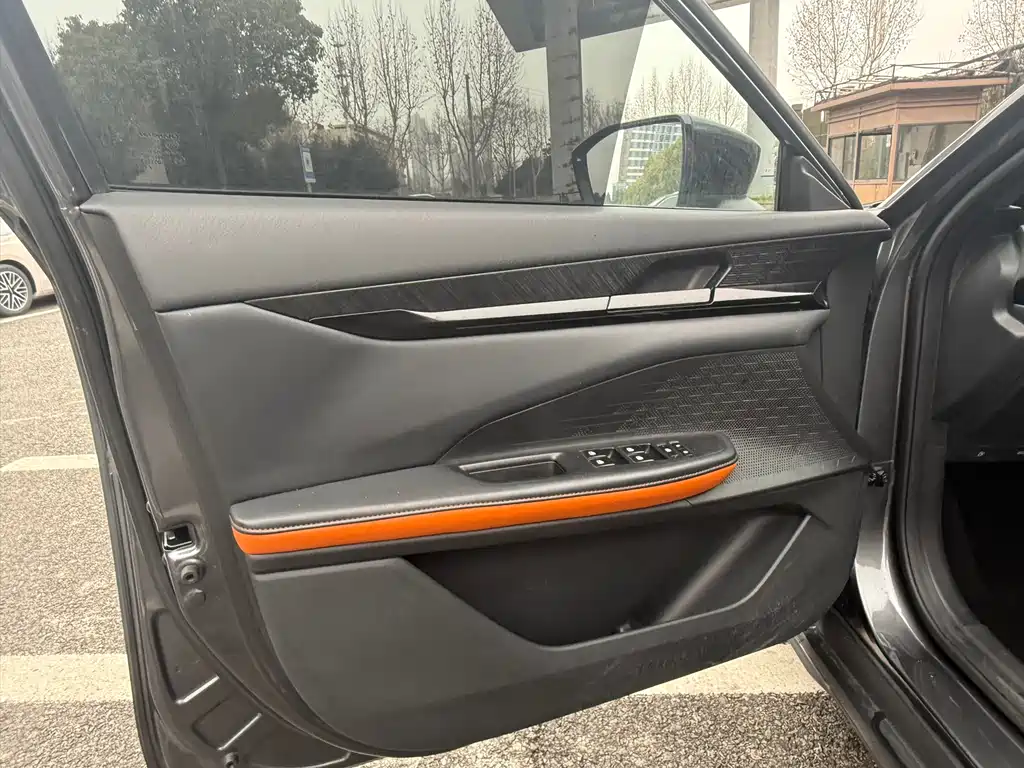 Changan Changan UNI-V 2023 1.5T Premium Edition 2023 - thumbnail 8