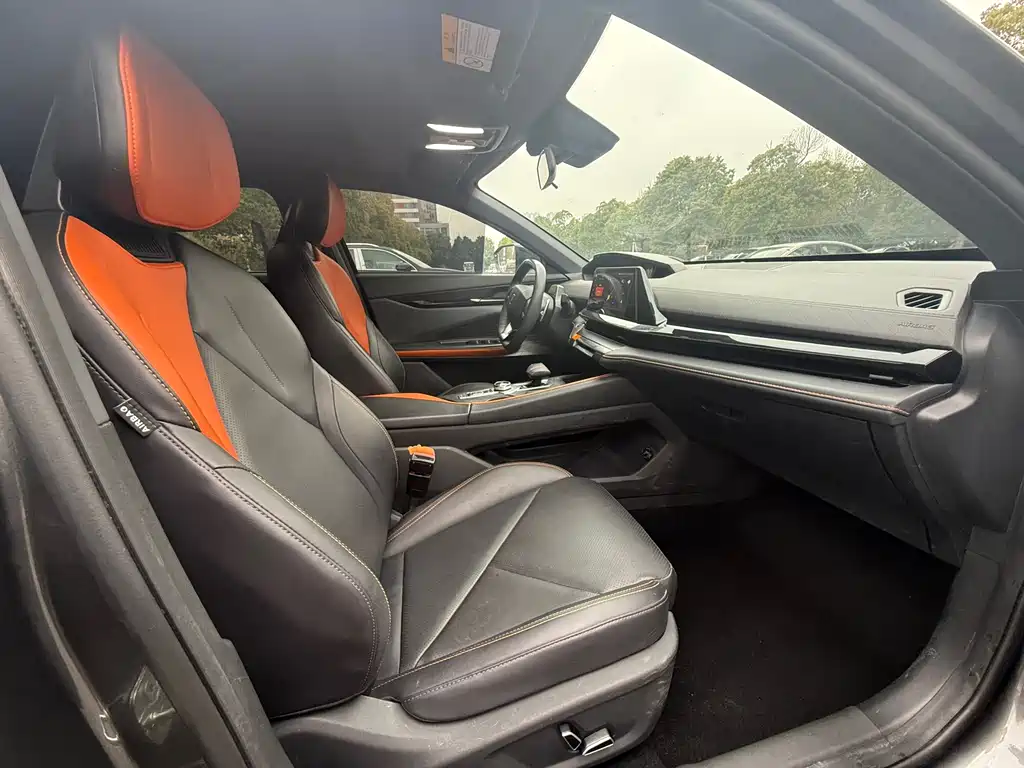 Changan Changan UNI-V 2023 1.5T Premium Edition 2023 - thumbnail 9