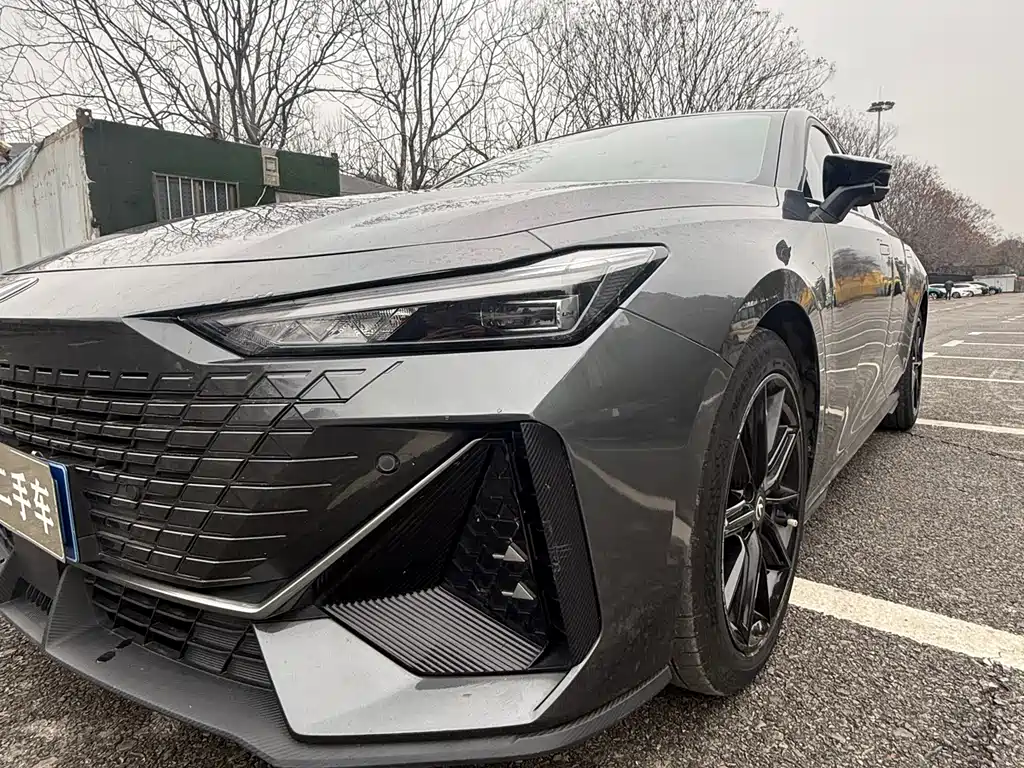 Changan Changan UNI-V 2023 1.5T Premium Edition 2023 - thumbnail 10