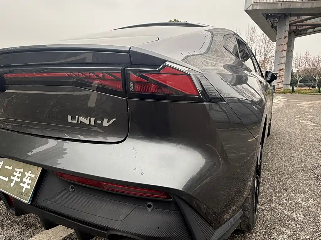 Changan Changan UNI-V 2023 1.5T Premium Edition 2023 - thumbnail 11