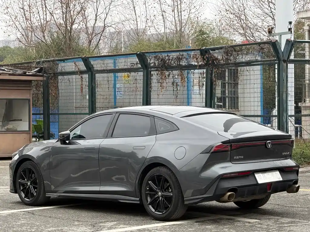 Changan Changan UNI-V 2023 1.5T Premium Edition 2023 - thumbnail 14