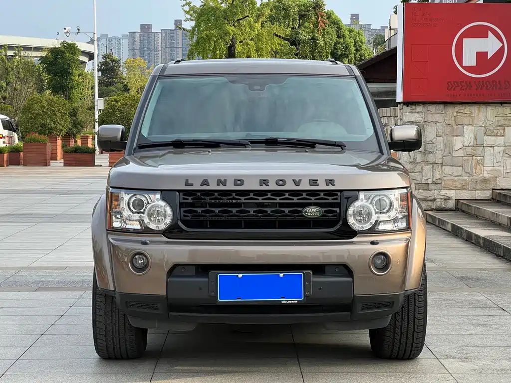 Land Rover Discovery 2010 4.0 V6 HSE Petrol 2010 - thumbnail 2
