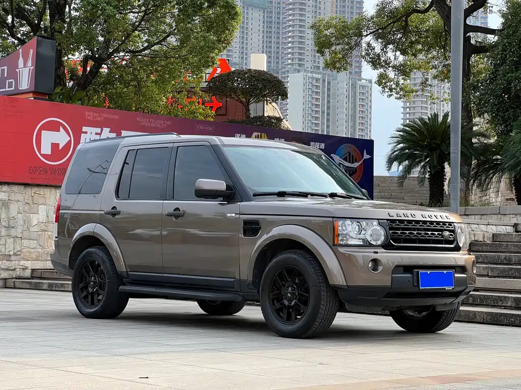 Land Rover Discovery 2010 4.0 V6 HSE Petrol 2010 - thumbnail 3