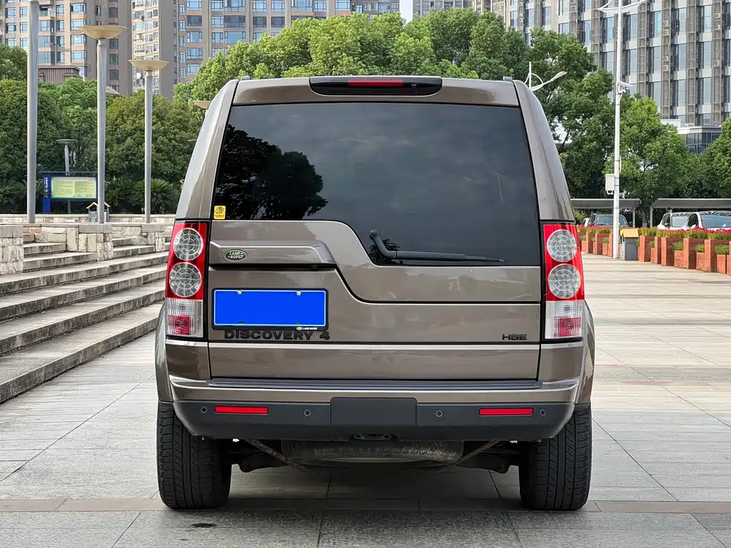 Land Rover Discovery 2010 4.0 V6 HSE Petrol 2010 - thumbnail 4