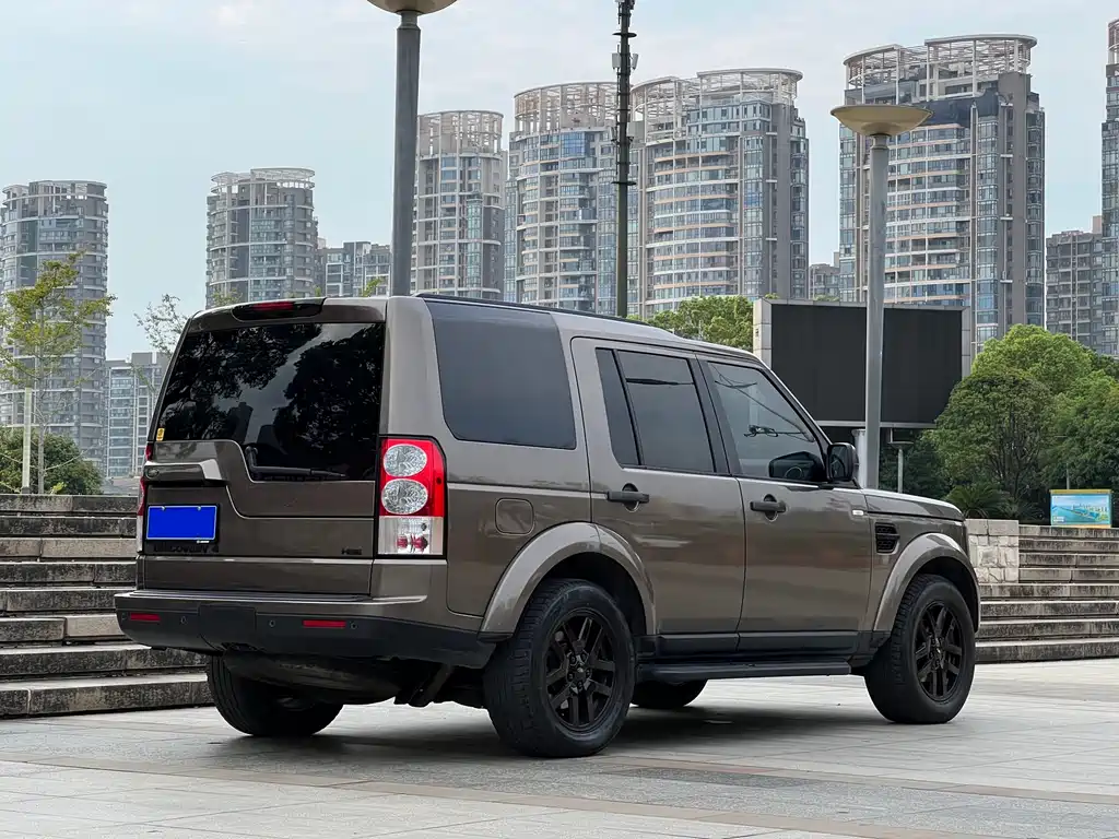 Land Rover Discovery 2010 4.0 V6 HSE Petrol 2010 - thumbnail 6