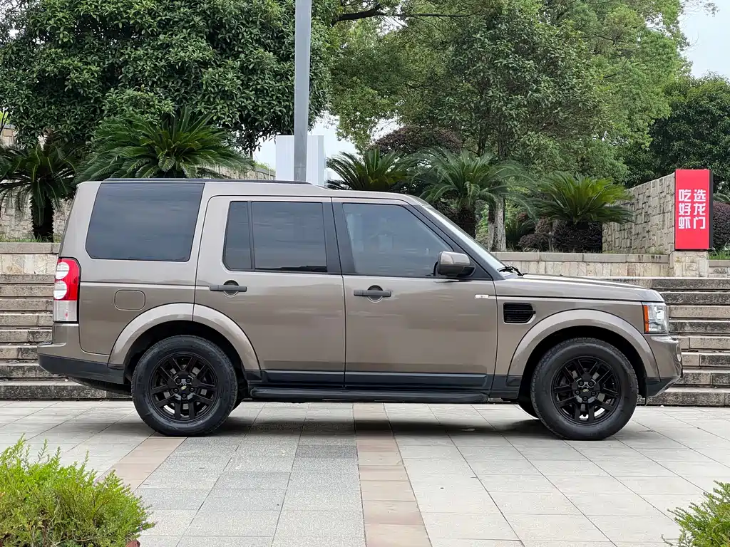 Land Rover Discovery 2010 4.0 V6 HSE Petrol 2010 - thumbnail 7