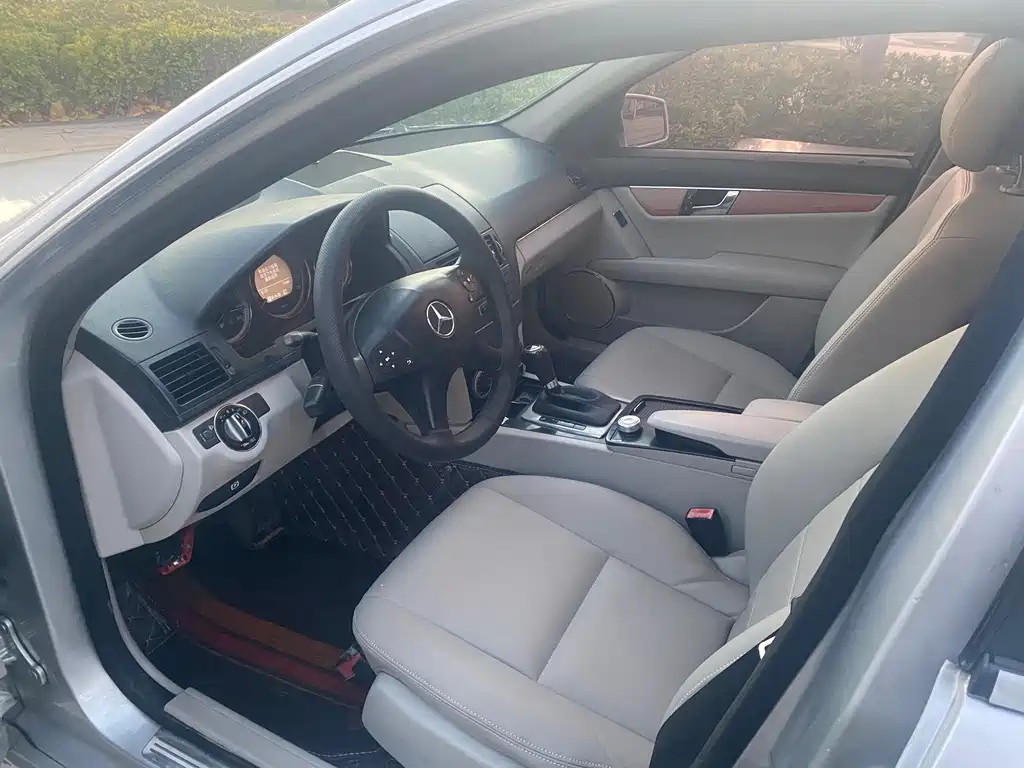 Mercedes-Benz Mercedes-Benz C-Class 2010 C 180K Classic 2010 - thumbnail 4