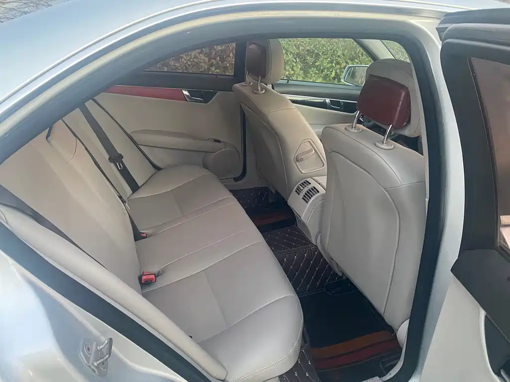 Mercedes-Benz Mercedes-Benz C-Class 2010 C 180K Classic 2010 - thumbnail 11