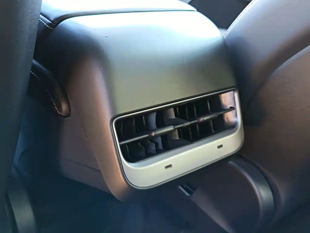 Tesla Model Y 2024 Rear-Wheel Drive 2024 - thumbnail 7