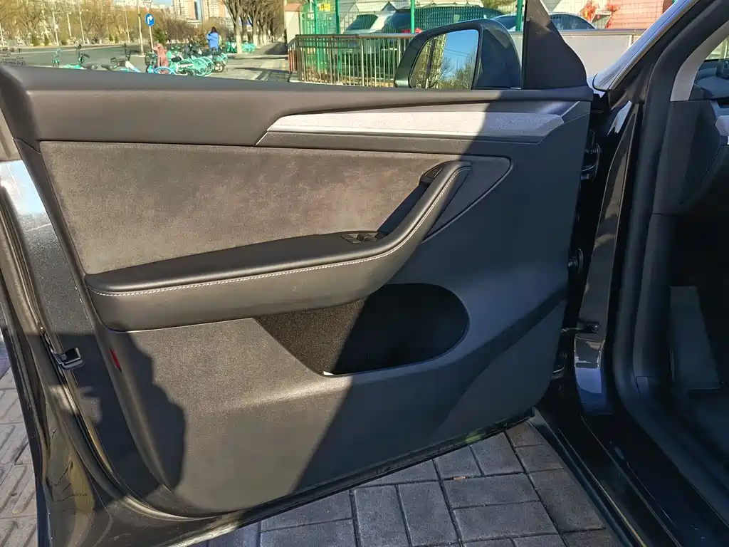 Tesla Model Y 2024 Rear-Wheel Drive 2024 - thumbnail 11