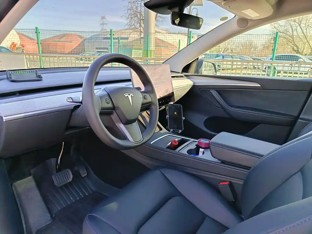 Tesla Model Y 2024 Rear-Wheel Drive 2024 - thumbnail 12