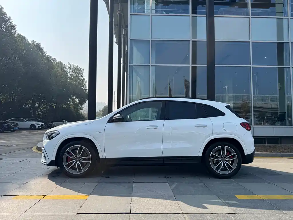 Mercedes-Benz Mercedes-Benz GLA AMG 2025 AMG GLA 35 4MATIC 2025 - thumbnail 6