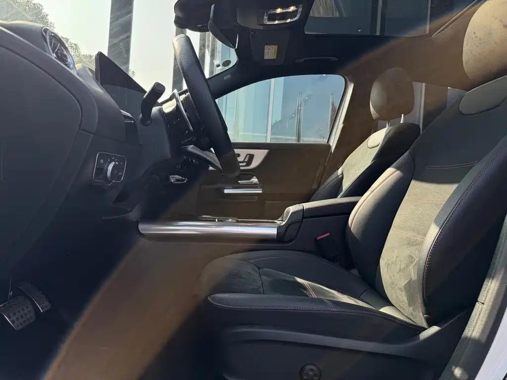 Mercedes-Benz Mercedes-Benz GLA AMG 2025 AMG GLA 35 4MATIC 2025 - thumbnail 8