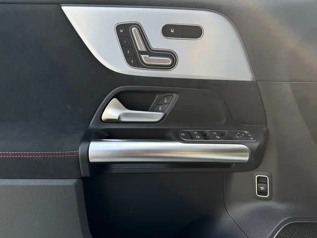 Mercedes-Benz Mercedes-Benz GLA AMG 2025 AMG GLA 35 4MATIC 2025 - thumbnail 9