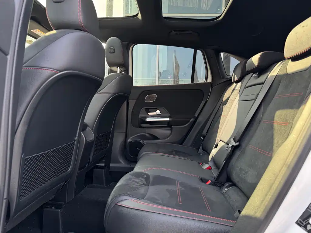 Mercedes-Benz Mercedes-Benz GLA AMG 2025 AMG GLA 35 4MATIC 2025 - thumbnail 10