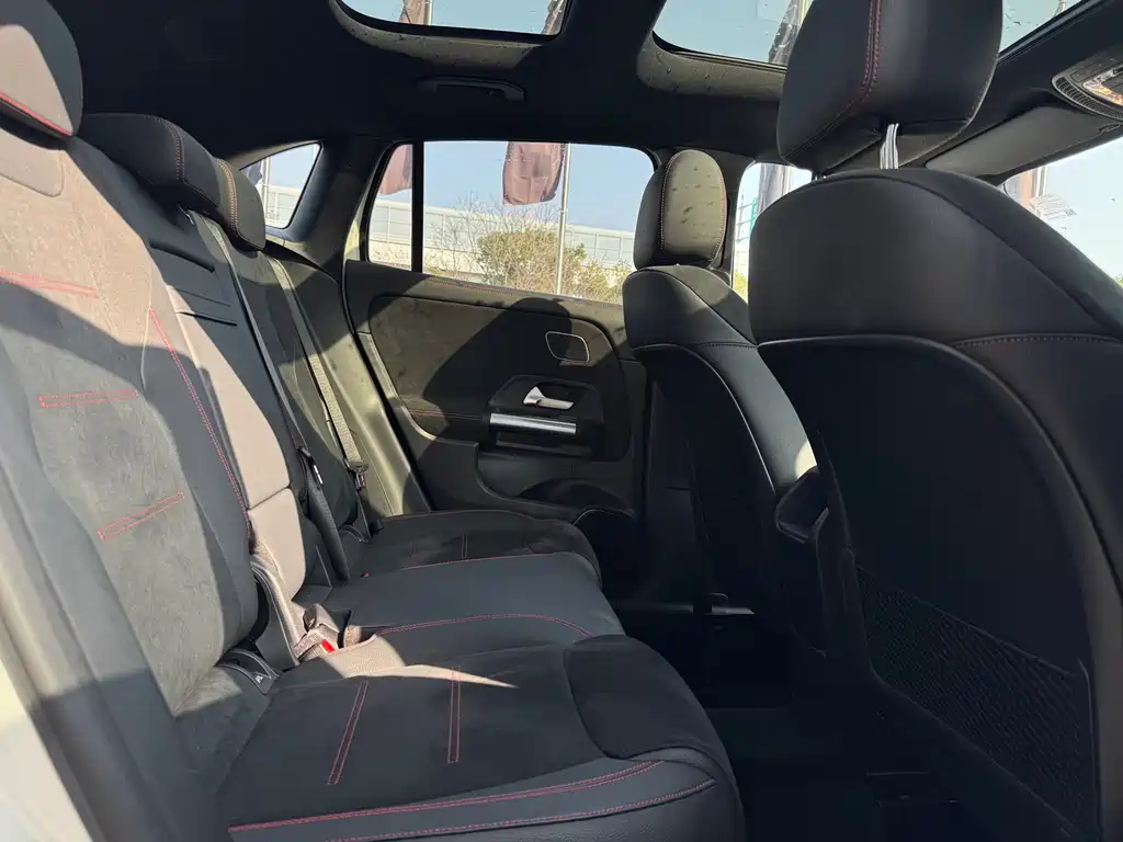 Mercedes-Benz Mercedes-Benz GLA AMG 2025 AMG GLA 35 4MATIC 2025 - thumbnail 14