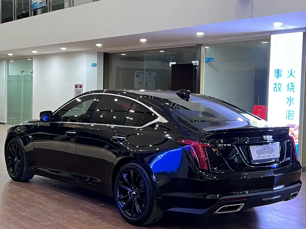 Cadillac Cadillac CT5 2024 28T Luxury Pro 2024 - thumbnail 4
