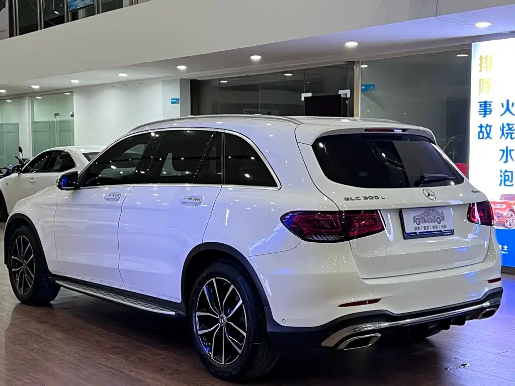 Mercedes-Benz Mercedes-Benz GLC 2020 Facelift GLC 300 L 4MATIC Dynamic 2020 - thumbnail 4