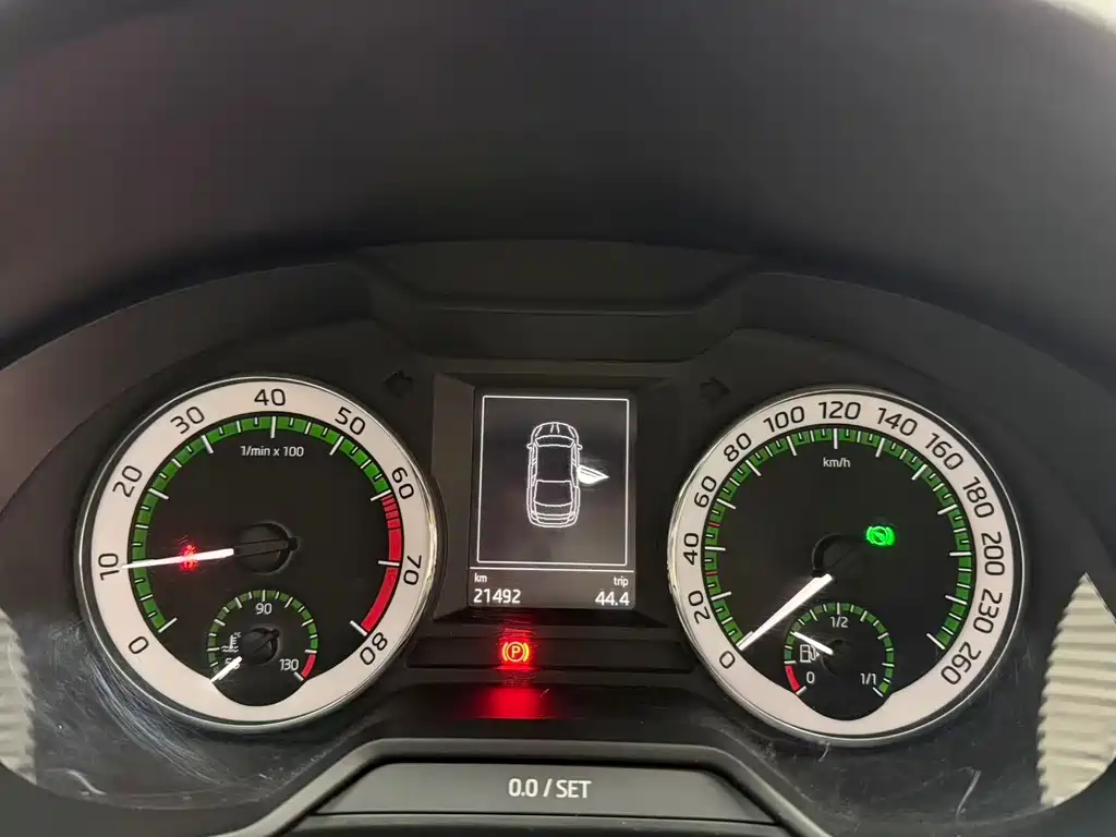 Skoda Škoda Octavia 2021 1.5L Automatic Comfort Edition 2021 - thumbnail 9