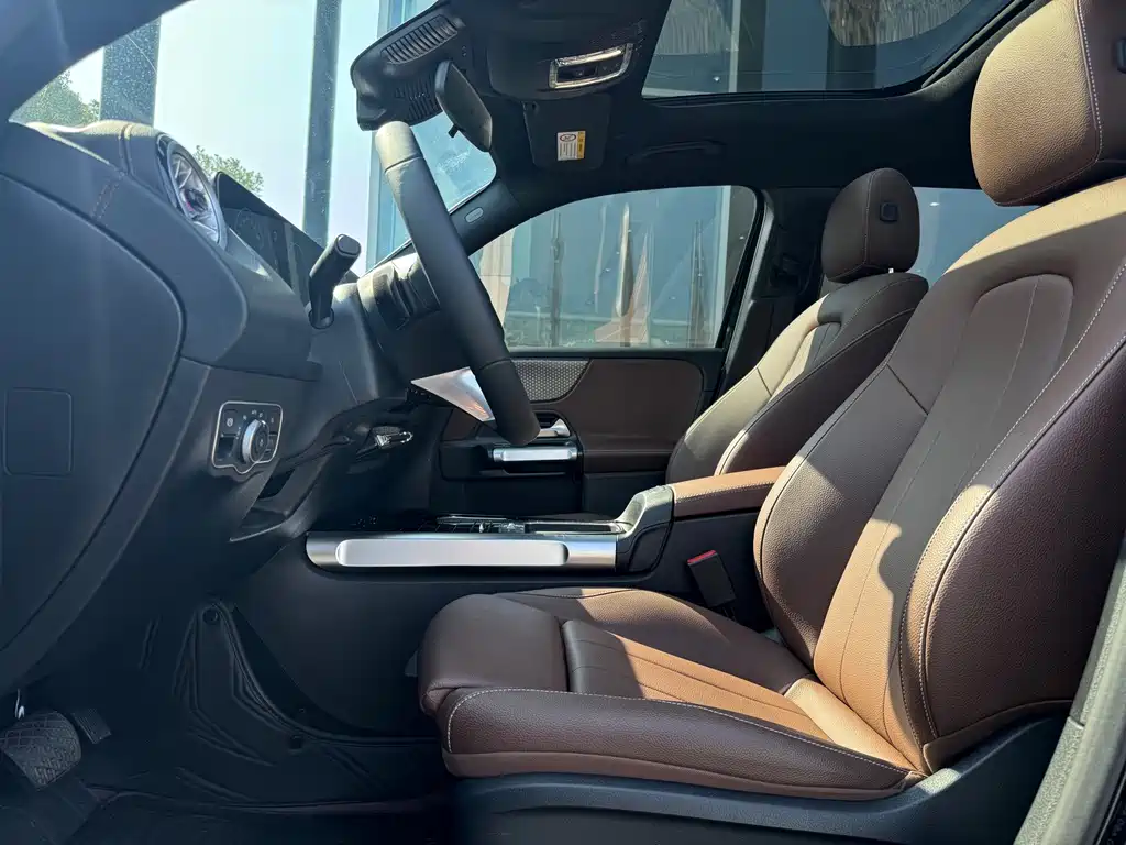 Mercedes-Benz Mercedes-Benz GLB 2025 GLB 220 Dynamic 2025 - thumbnail 8