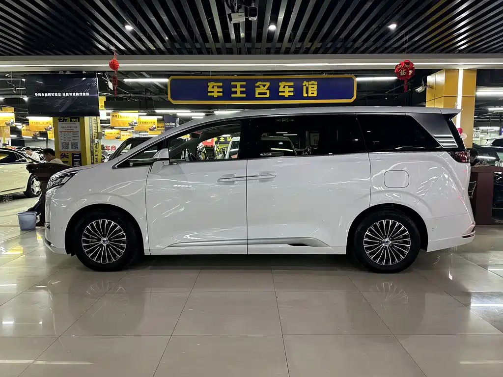 Denza DENZA D9 2022 EV 600 AWD Flagship Model 2023 - thumbnail 12