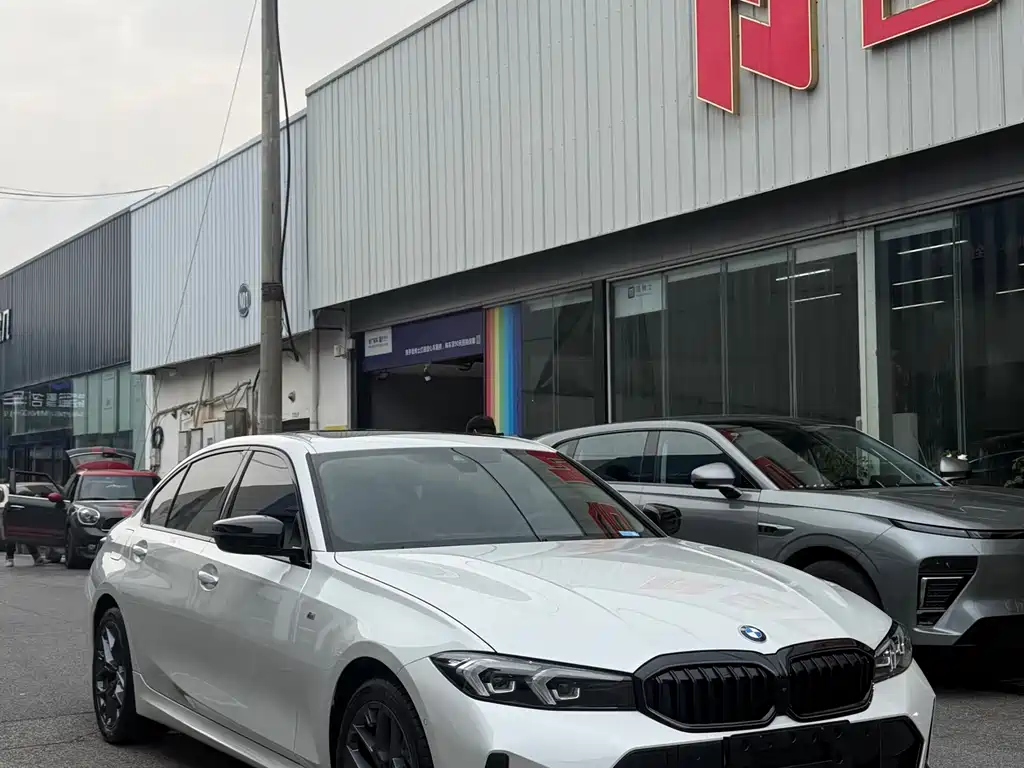 BMW BMW 3 Series 2024 330Li M Sport Shadow Night Package 2024 - thumbnail 3