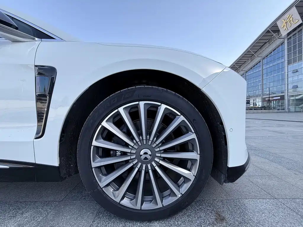 NIO NIO ET9 2025 Model 102kWh 2025 - thumbnail 9