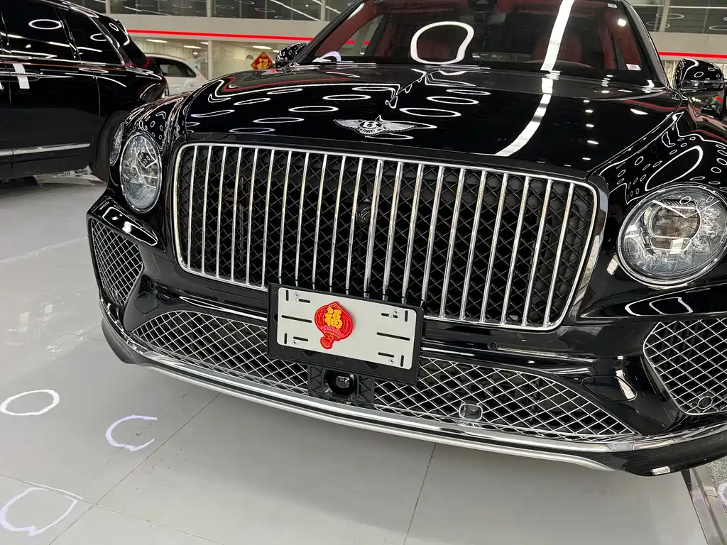 Bentley Bentayga 2025 4.0T V8 Extended Wheelbase Artistic Edition 2026 - thumbnail 3