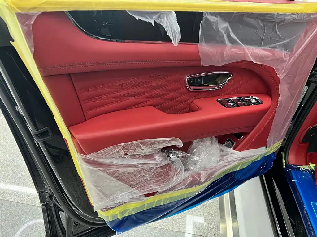 Bentley Bentayga 2025 4.0T V8 Extended Wheelbase Artistic Edition 2026 - thumbnail 10