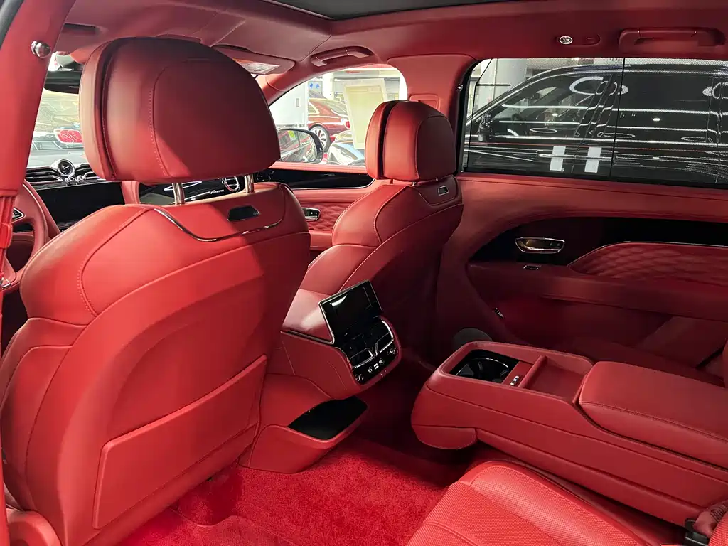 Bentley Bentayga 2025 4.0T V8 Extended Wheelbase Artistic Edition 2026 - thumbnail 11