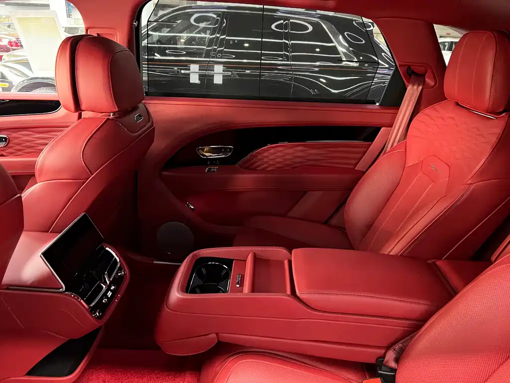 Bentley Bentayga 2025 4.0T V8 Extended Wheelbase Artistic Edition 2026 - thumbnail 15