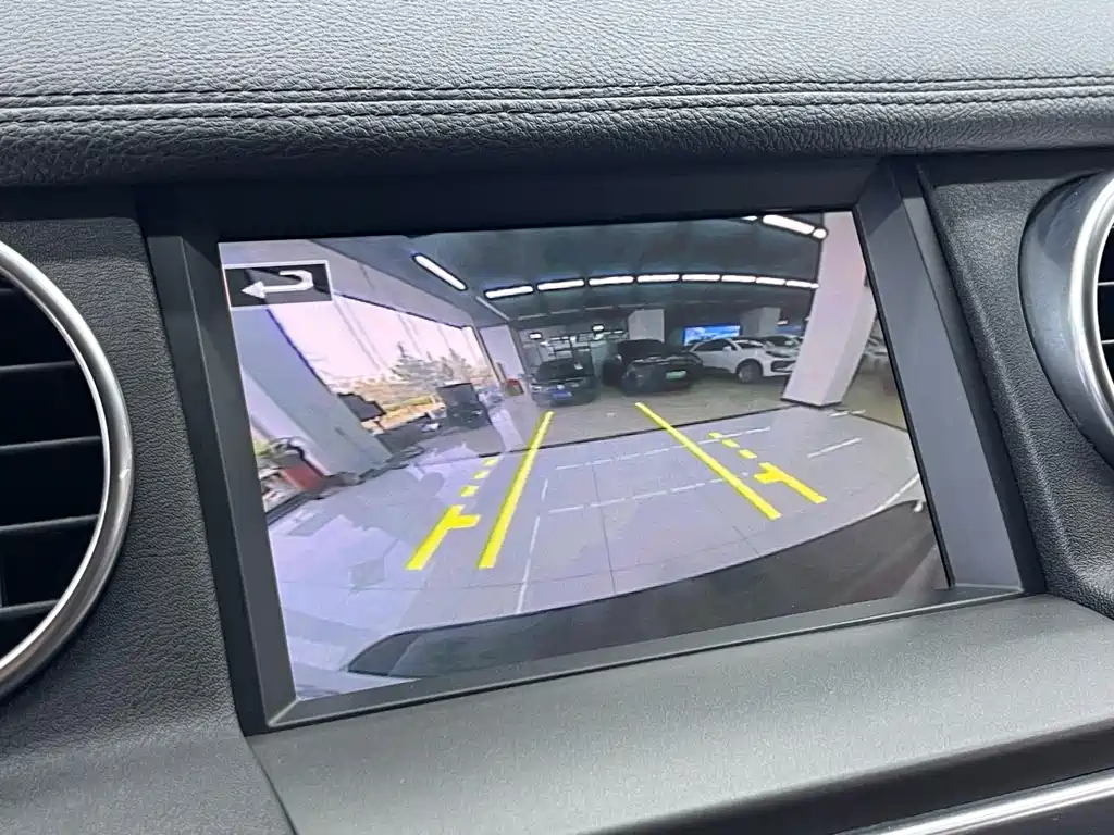Land Rover Discovery 2016 3.0 SC Black Diamond Edition HSE 2019 - thumbnail 9