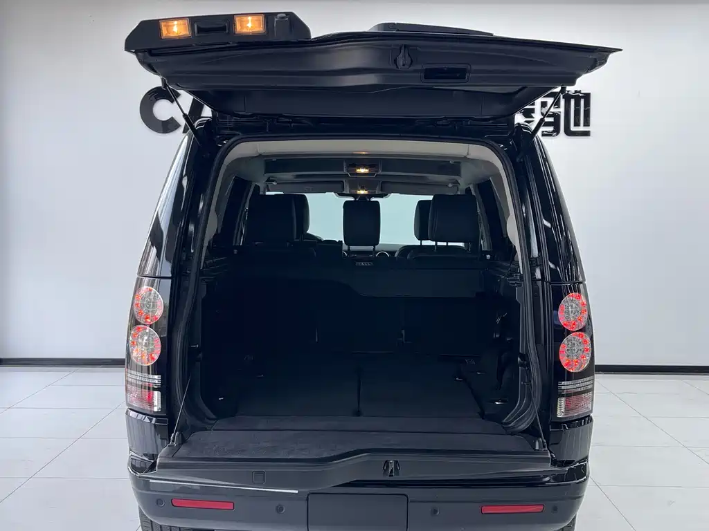 Land Rover Discovery 2016 3.0 SC Black Diamond Edition HSE 2019 - thumbnail 22