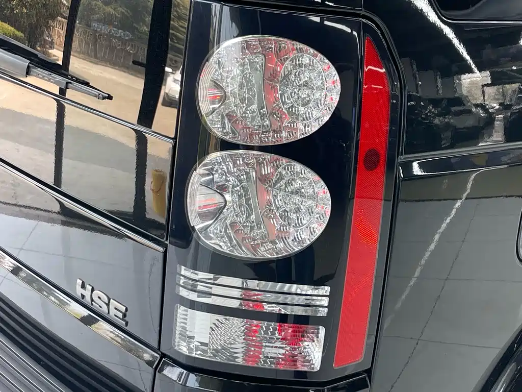 Land Rover Discovery 2016 3.0 SC Black Diamond Edition HSE 2019 - thumbnail 23