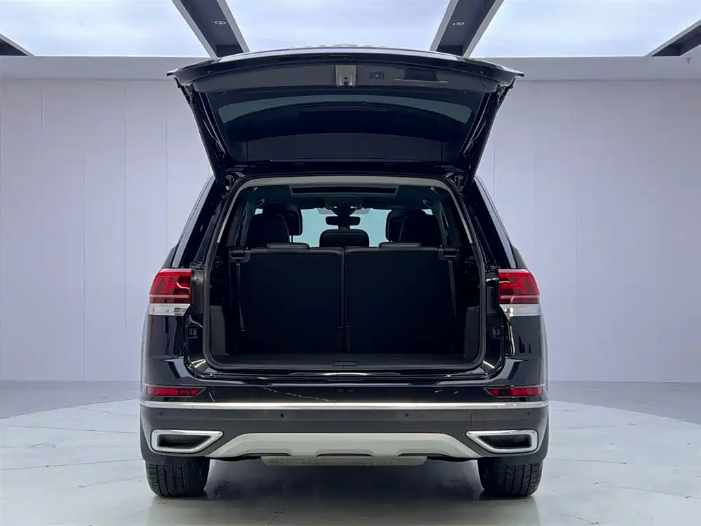 Volkswagen Teramont 2023 Facelift 380TSI AWD Premium Luxury Edition 2024 - thumbnail 9