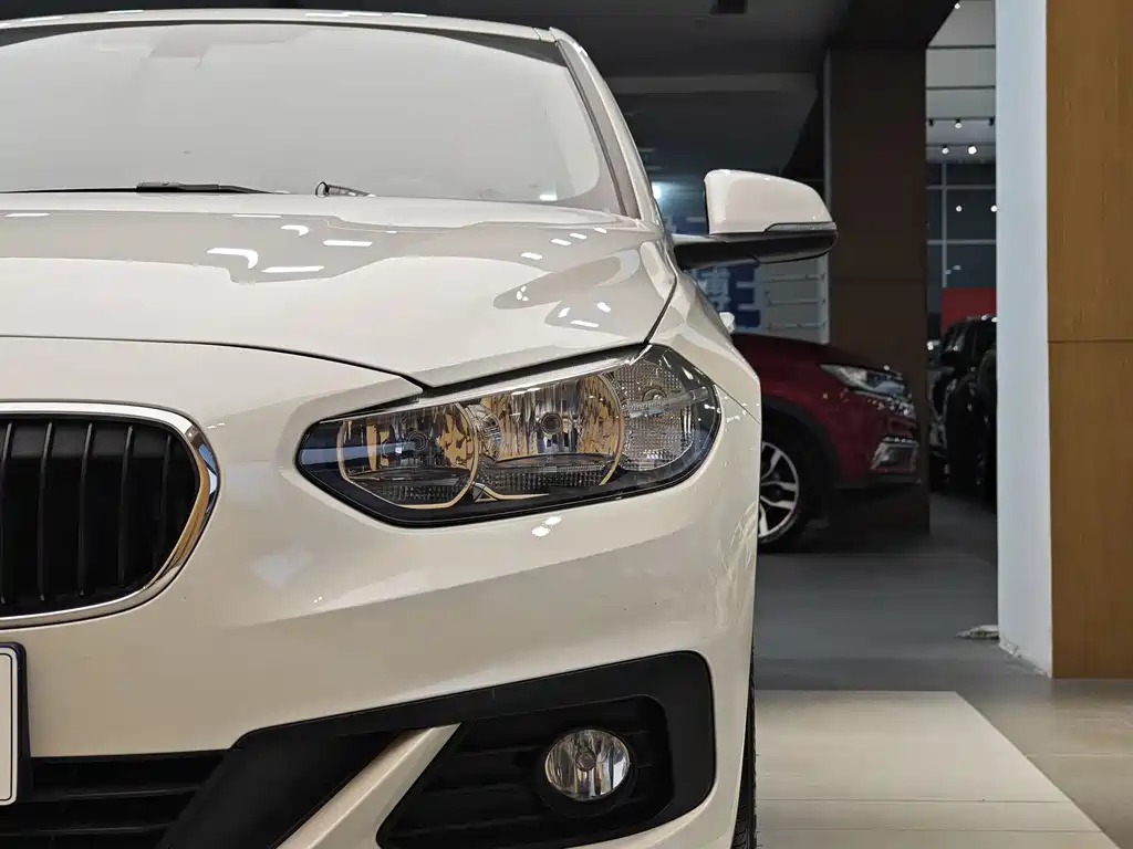 BMW BMW 1 Series 2018 118i Fashion Edition 2018 - thumbnail 2
