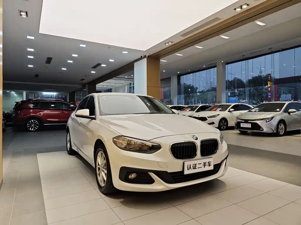 BMW BMW 1 Series 2018 118i Fashion Edition 2018 - thumbnail 4