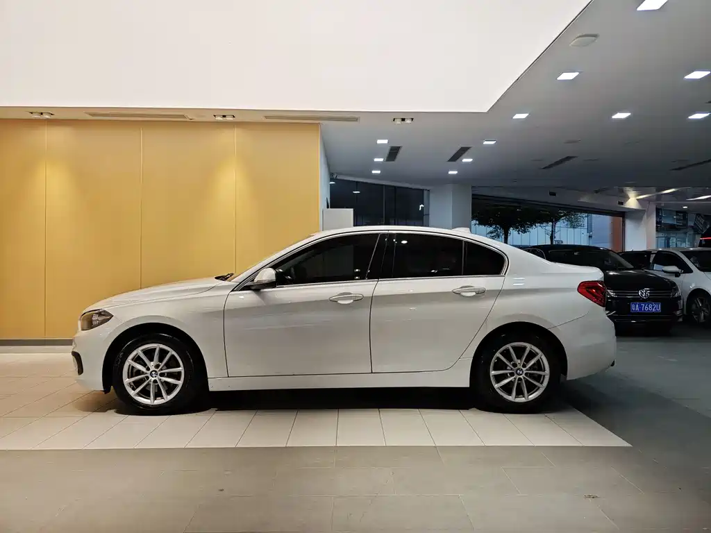 BMW BMW 1 Series 2018 118i Fashion Edition 2018 - thumbnail 6