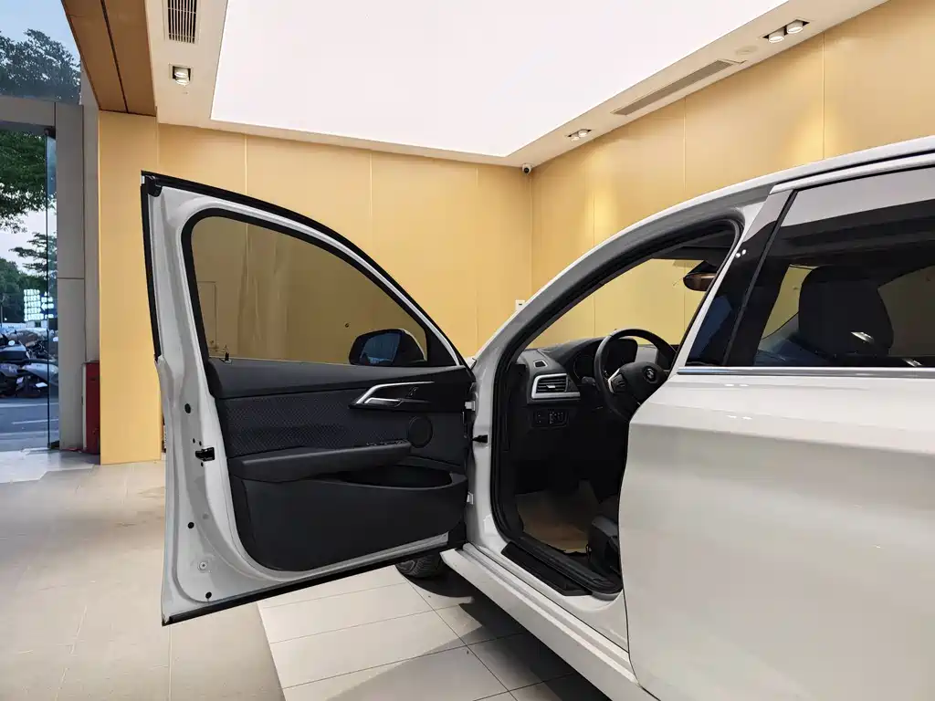 BMW BMW 1 Series 2018 118i Fashion Edition 2018 - thumbnail 7