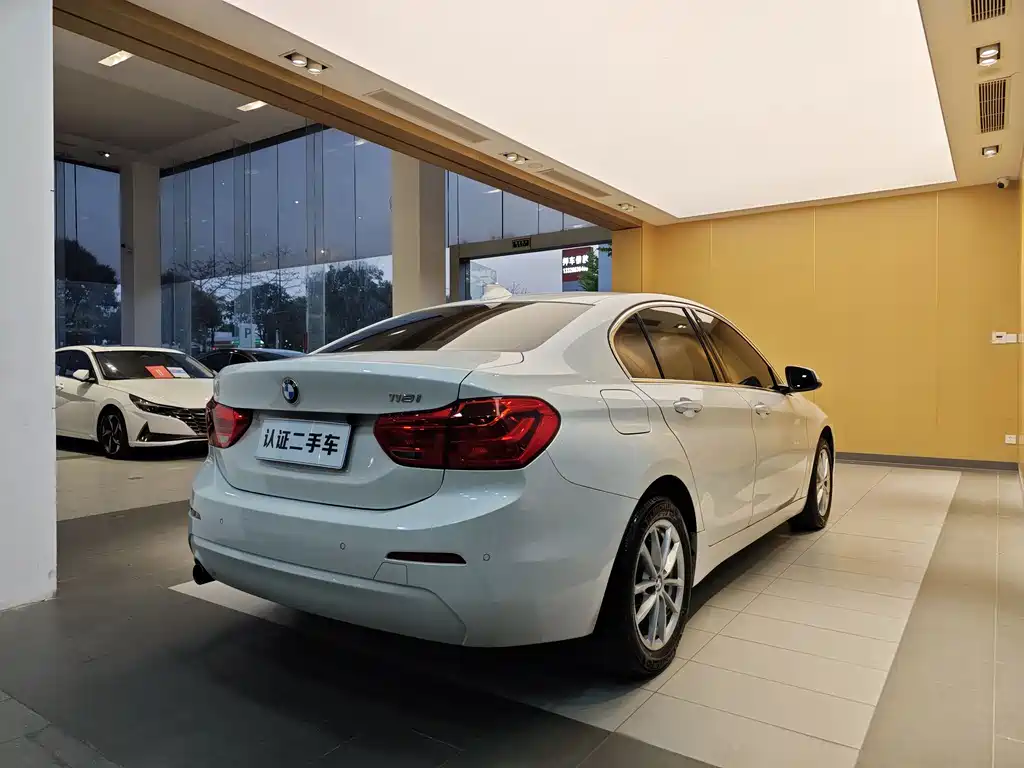 BMW BMW 1 Series 2018 118i Fashion Edition 2018 - thumbnail 29